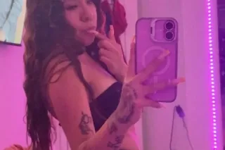 sexy latina - 23 - Image 1