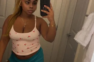 4'9 petite funsize💦👅120qv speical 💦👅 - Image 5