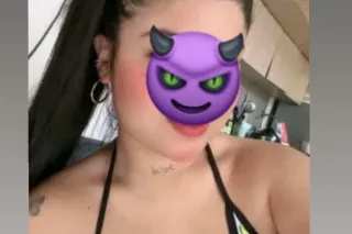 Latina calient🥵 - Image 1