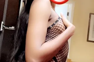 Pretty, slim and petite💕 - Image 3